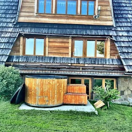 Alpesi faház Uroczy Gorski Dom Z Sauna, Jacuzzi, Balia Ogrodowa