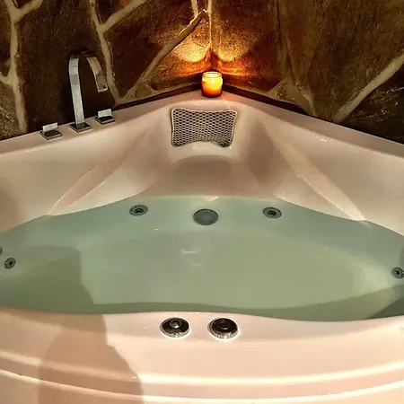 Alpesi faház Uroczy Gorski Dom Z Sauna, Jacuzzi, Balia Ogrodowa *